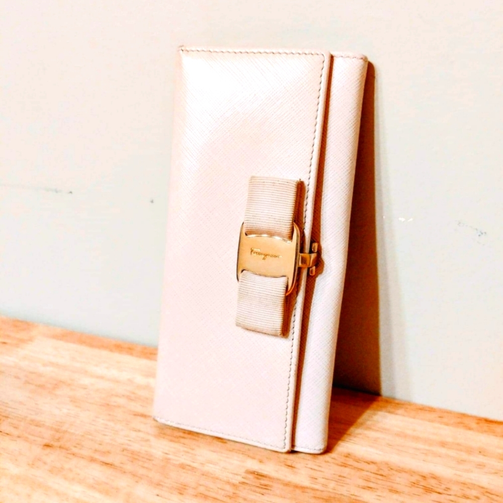 Salvatore Ferragamo Vara Continental Wallet